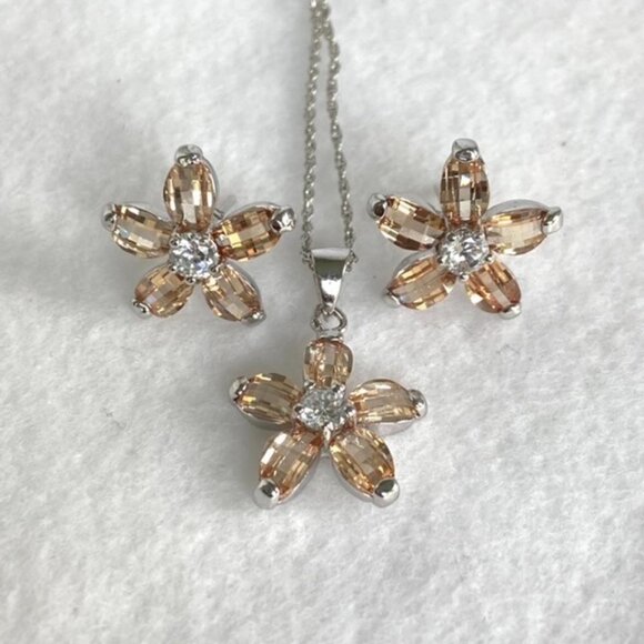 Sterling Silver Checkerboard Faceted CZ Flower Pendant Necklace & Stud Earrings - Picture 16 of 16